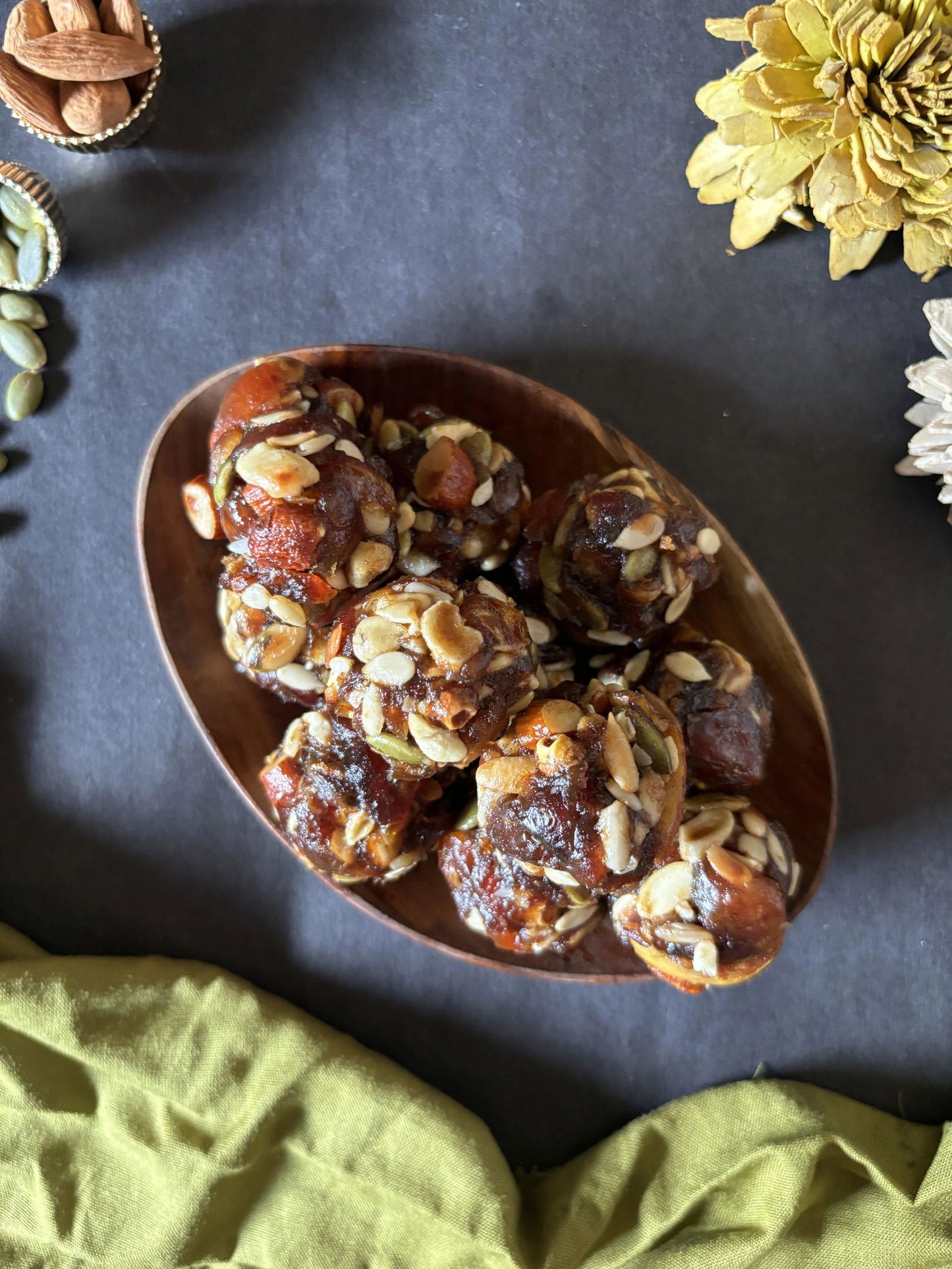 Khajoor Ladoo - Nani ka PITARA