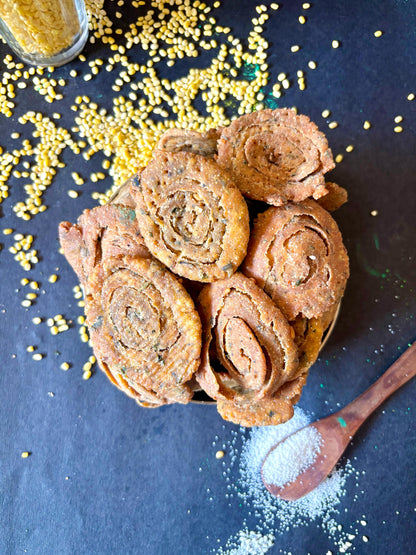 Moong Chakli